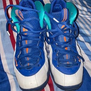 Nike foams pre school